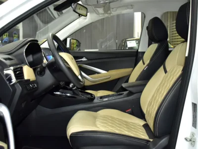 2025 Chevrolet Captiva Premier 4 Cylinders Petrol Engine White Beige SUV GCC Specs