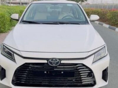 2023 Toyota Yaris 1.5 Litres 4 Cylinders Petrol Engine White Beige Sedan FWD