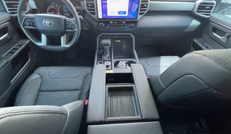 2024 Toyota Tundra 3.4L twin-turbo V6 Petrol Engine White Black Pick-Up Truck 4WD