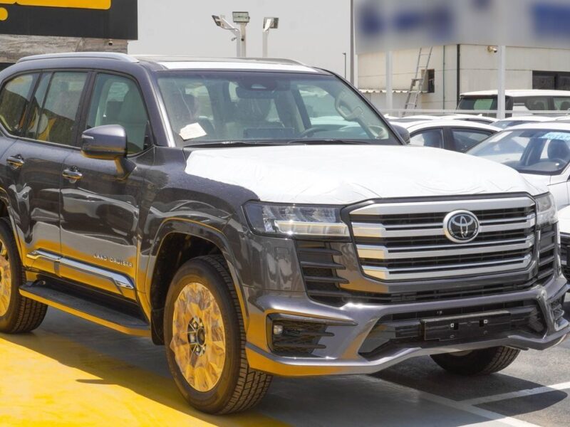 2025 Toyota Land Cruiser GXR 3.5L 6 Cylinder TWIN TURBO Grey Beige GCC Specs