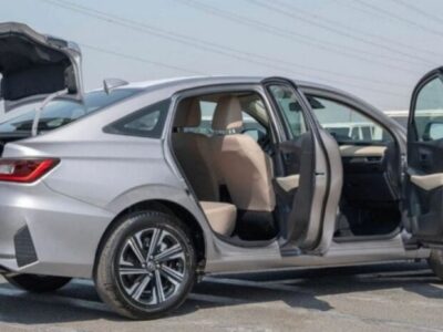 2023 Toyota Yaris 1.5 Litres 4 Cylinders Petrol Engine Silver Beige Sedan FWD