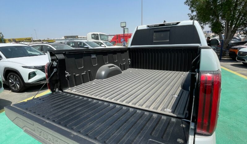 2024 Toyota Tundra 3.4L twin-turbo V6 Petrol Engine White Black Pick-Up Truck 4WD