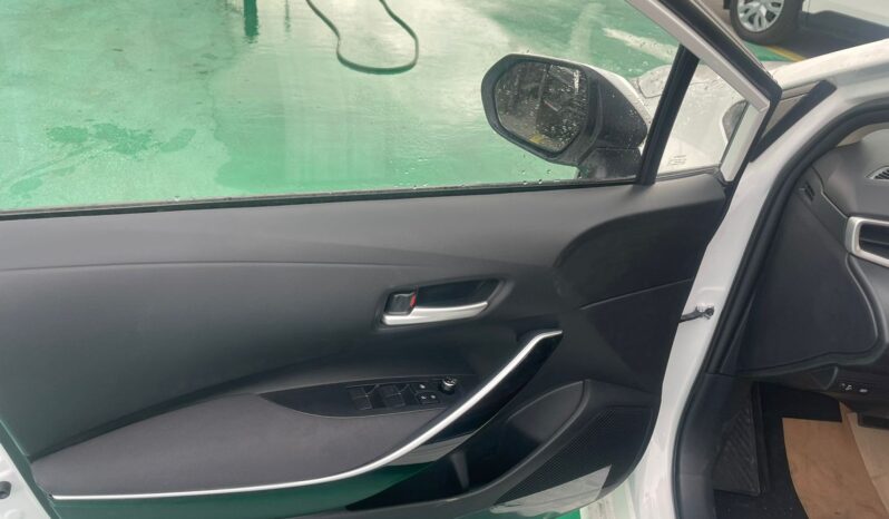 2024 Toyota Corolla 1.8 Litres Hybrid 4-cylinder Engine White Red Sedan AWD