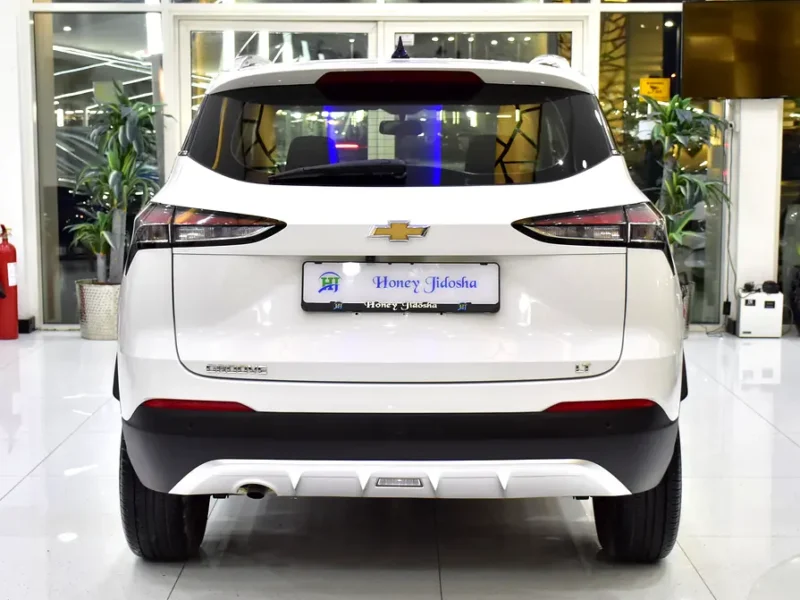 2025 Chevrolet Groove LT 4 Cylinders Petrol Engine White Black Crossover GCC Specs