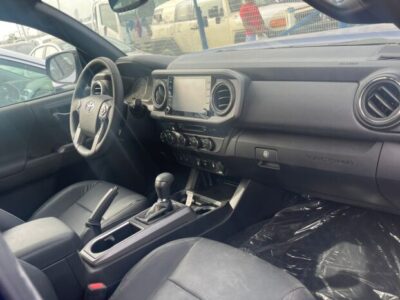 2024 Toyota Tundra 3.4L twin-turbo V6 Petrol Engine Blue-Black Pick-Up Truck 4WD