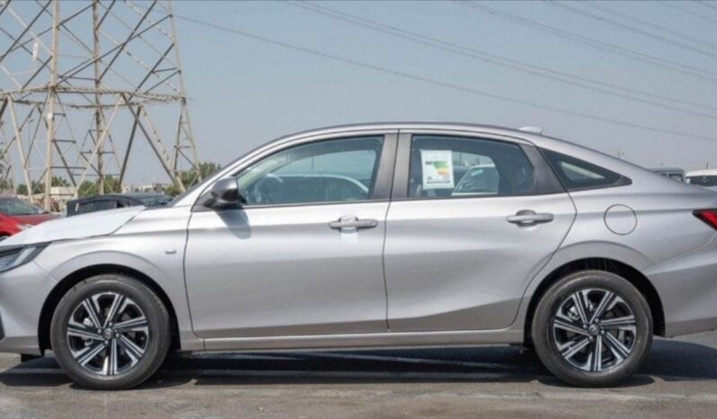 2023 Toyota Yaris 1.5 Litres 4 Cylinders Petrol Engine Silver Beige Sedan FWD