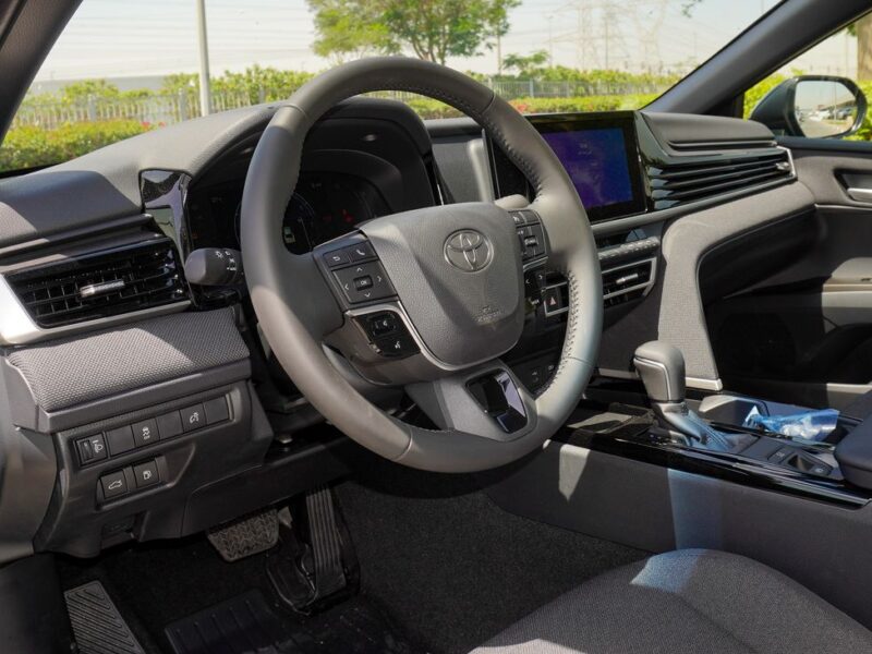 2025 Toyota Camry LE 2.5 Litres 4 Cylinders Petrol Engine Black Sedan Automatic GCC