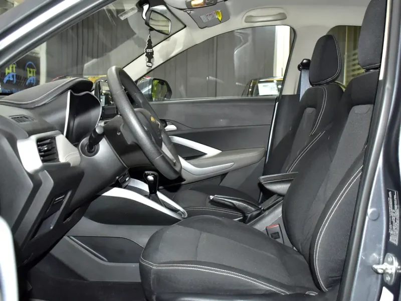 2025 Chevrolet Groove LT 4 Cylinders Petrol Engine Grey Black Crossover GCC Specs