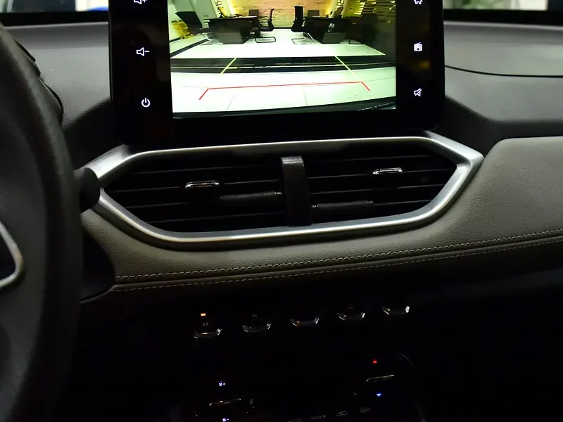 2025 Chevrolet Groove LT 4 Cylinders Petrol Engine Grey Black Crossover GCC Specs