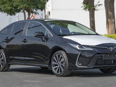 2024 Toyota Corolla 2.0 Litres Inline 4-cylinder Petrol Engine Black Sedan FWD