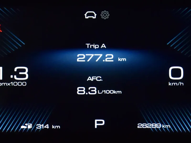 2025 Chevrolet Captiva Premier 4 Cylinders Petrol Engine White Beige SUV GCC Specs