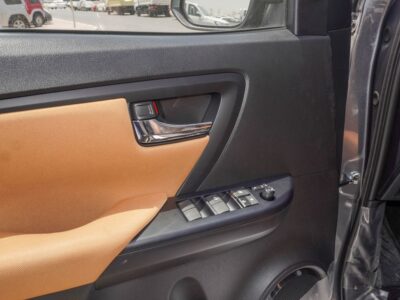 2025 Toyota Fortuner 2.7 Litres 4 Cylinders Petrol Engine Grey Beige SUV GCC Specs