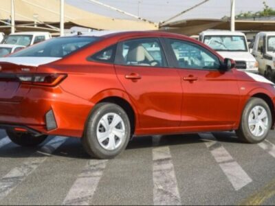 2023 Toyota Yaris 1.5 Litres 4 Cylinders Petrol Engine Orange Beige Sedan FWD