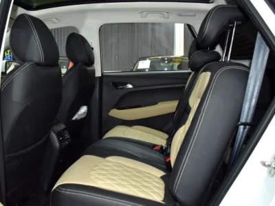 2025 Chevrolet Captiva Premier 4 Cylinders Petrol Engine White Beige SUV GCC Specs