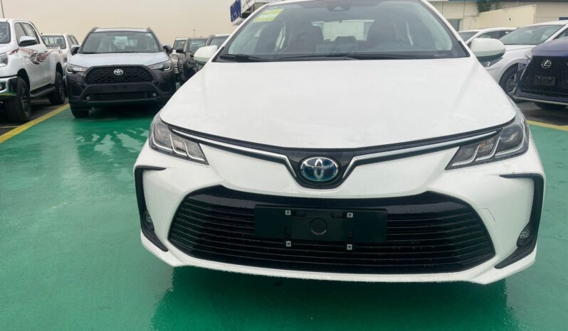 2024 Toyota Corolla 1.8 Litres Hybrid 4-cylinder Engine White Red Sedan AWD