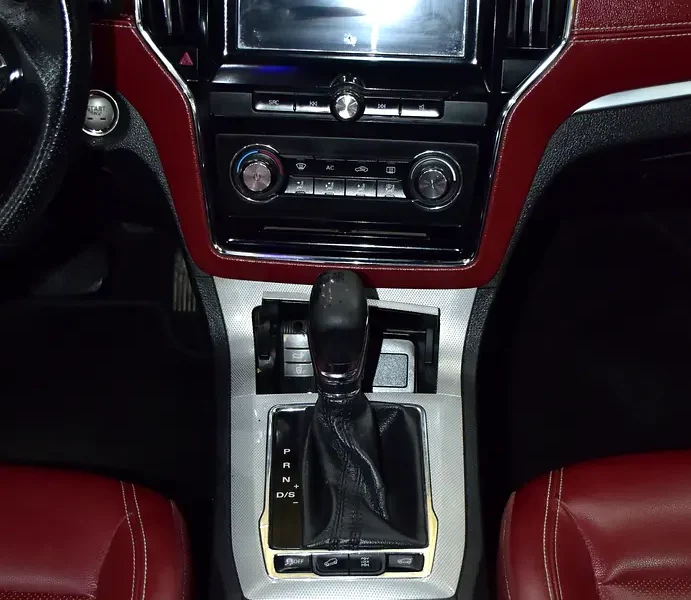 2022 MG RX5 Luxury 4 Cylinders Petrol Engine Blue Red Crossover GCC Specs