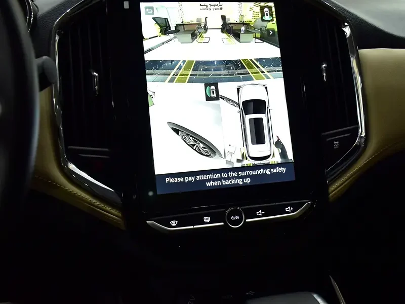 2025 Chevrolet Captiva Premier 4 Cylinders Petrol Engine White Beige SUV GCC Specs