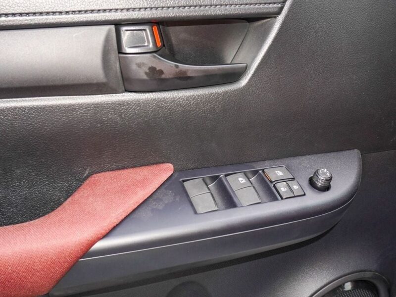 2025 Toyota Hilux DLX 2.7L 4 Cylinder Petrol Engine 4WD AT White Red Pickup Truck GCC