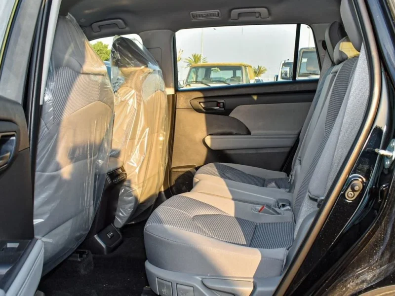 2024 Toyota Highlander 2.5 Litres 4 Cylinder Hybrid Engine Black Grey SUV Automatic