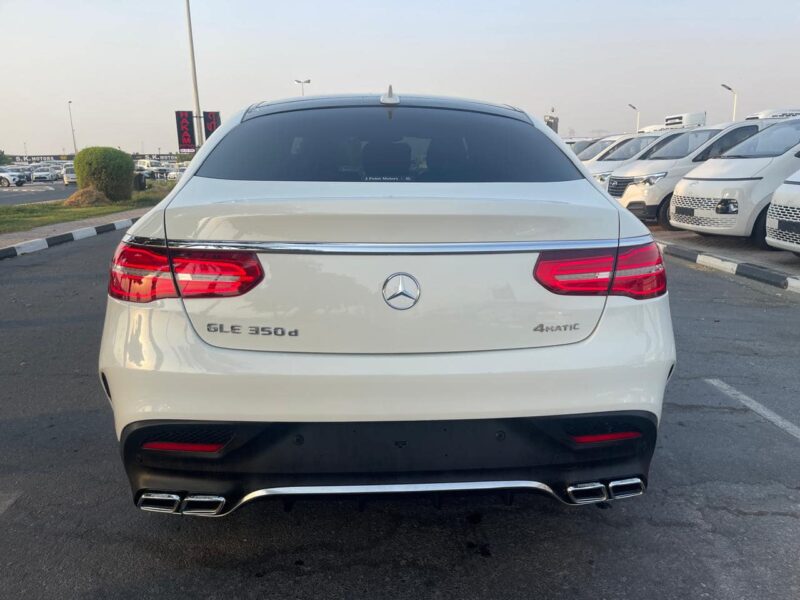 2019 Mercedes-Benz GLE 350d 4MATIC 2.9-liter Turbocharged Diesel V6 White Black SUV