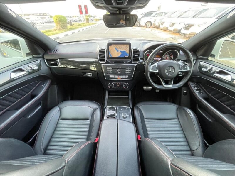 2019 Mercedes-Benz GLE 350d 4MATIC 2.9-liter Turbocharged Diesel V6 White Black SUV