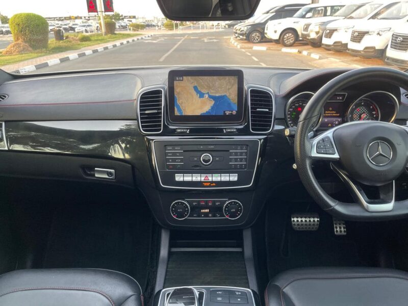 2019 Mercedes-Benz GLE 350d 4MATIC 2.9-liter Turbocharged Diesel V6 White Black SUV