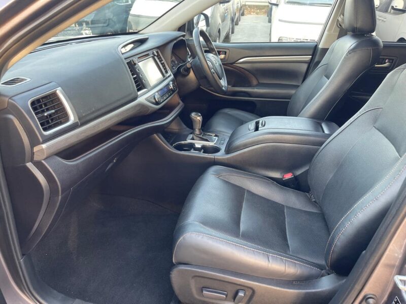 2019 Toyota Kluger Grande 3.5 Litres 6 Cylinders Petrol Engine Grey Black SUV AWD