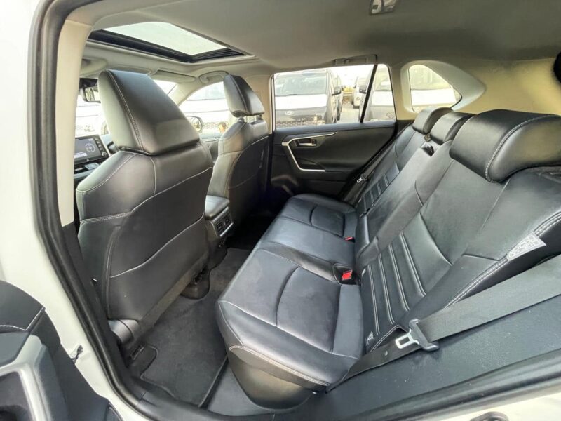 2021 Toyota RAV 4 Cruiser Hybrid 2.5 Litres 4 Cylinders Engine White Black SUV AWD