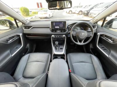 2021 Toyota RAV 4 Cruiser Hybrid 2.5 Litres 4 Cylinders Engine White Black SUV AWD