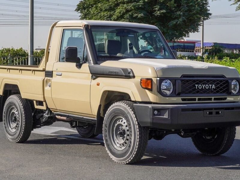 2025 Toyota Land Cruiser Pick Up 4.0L V6 Single Cabin A/T Beige Brown Pickup Truck GCC