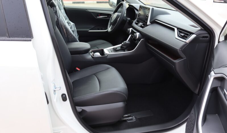 2023 Toyota RAV 4 2.5 Litres 4 Cylinders Petrol Engine White Black SUV AWD