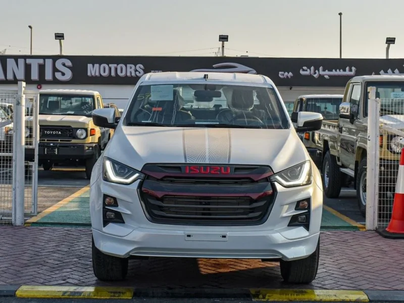 2024 Isuzu DMax GT 3.0 Litres TD 4 Cylinder Diesel Engine White Black Pickup Truck GCC