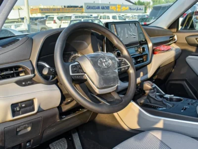 2024 Toyota Highlander 2.5 Litres 4 Cylinder Hybrid Engine Black Grey SUV Automatic