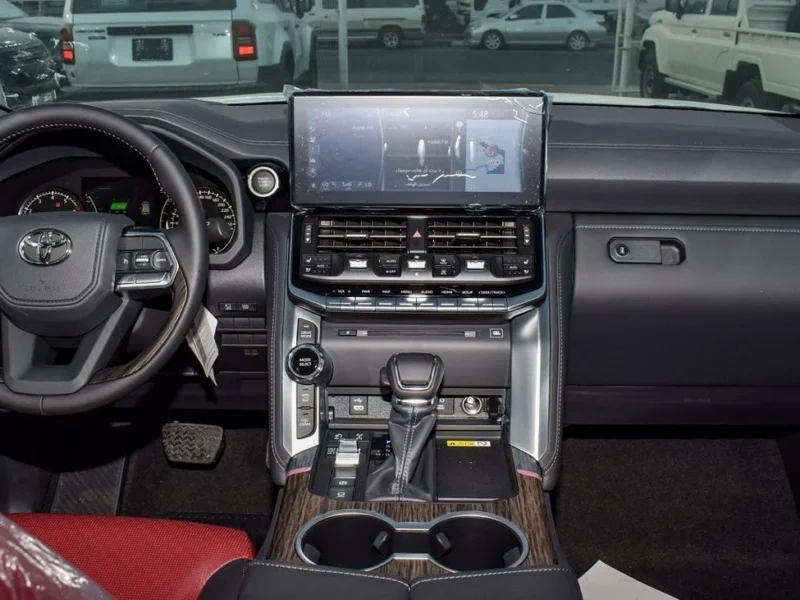 2024 Toyota Land Cruiser VXR 3.5L V6 TWIN TURBO Engine White Red SUV Automatic GCC