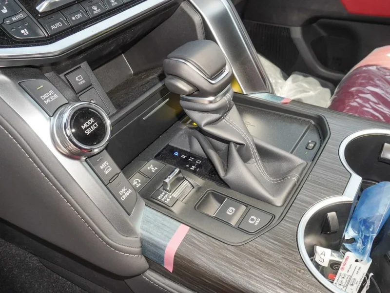 2025 Toyota Land Cruiser VXR 3.5L 6 Cylinder TWIN TURBO Black Red SUV GCC Specs