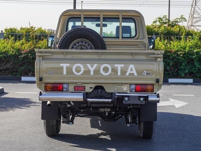 2025 Toyota Land Cruiser Pick Up 4.0L V6 Single Cabin A/T Beige Brown Pickup Truck GCC