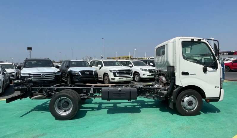 2024 Hino 300 Series 4.0 Litres 4 Cylinder Turbo-Diesel Engines White Grey Truck