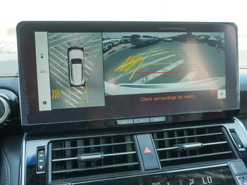 2025 Toyota Land Cruiser VXR 3.5L 6 Cylinder TWIN TURBO White Red SUV GCC Specs