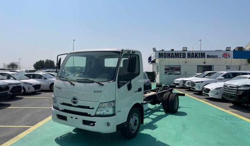 2024 Hino 300 Series 4.0 Litres 4 Cylinder Turbo-Diesel Engines White Grey Truck