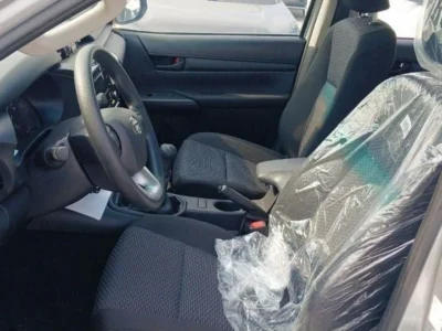 2025 Toyota Hilux 2.4L 4-cylinder Diesel Engine 4x4 Silver Black Pickup Truck Manual