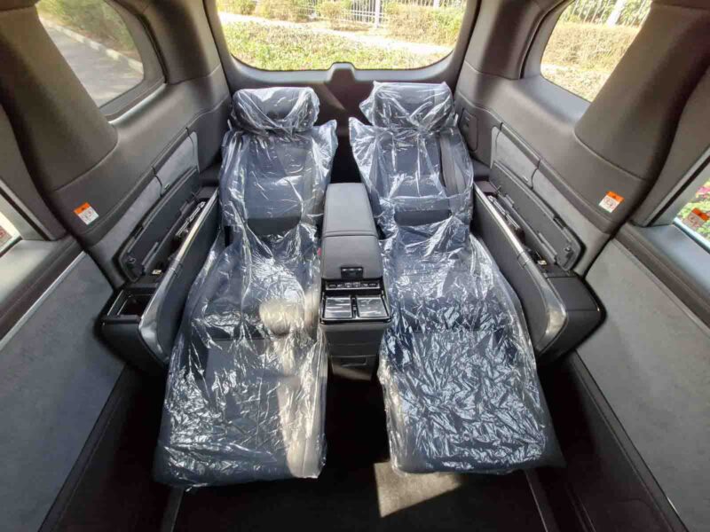 2026 Lexus LM 350h 2.5-liter 4-cylinder Hybrid Engine Black Ultra Luxury MPV AWD