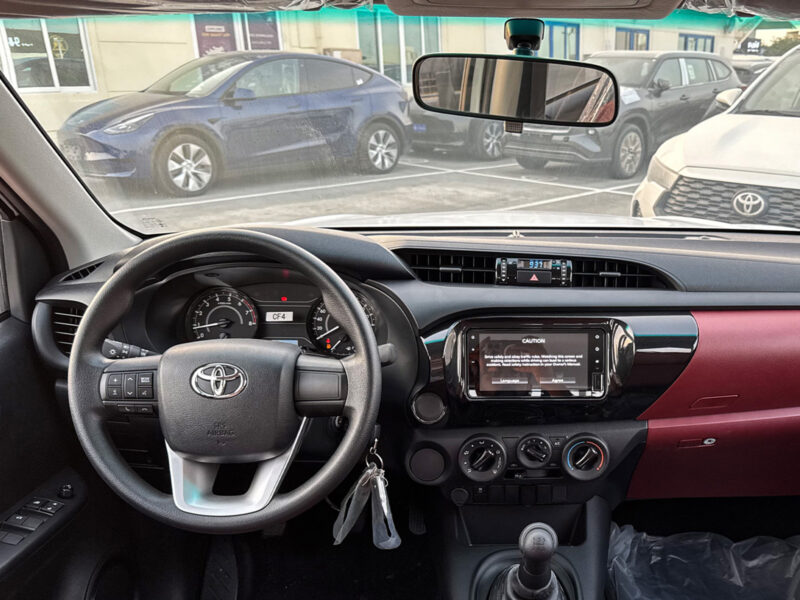 2026 Toyota Hilux Double Cab 4.0-liter V6 Petrol Engine White Red Pickup Truck 4WD