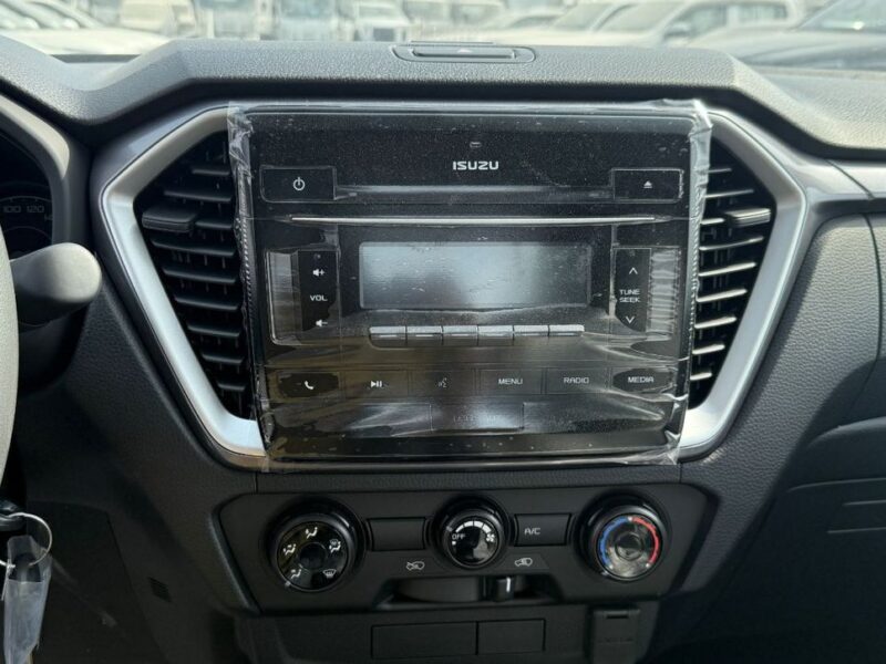 2026 Isuzu D-Max 1.9L 4 Cylinders Diesel Engine MT White Black Pickup Truck