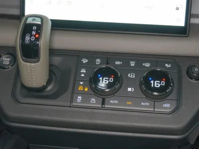 2025 Land Rover Defender 3.0L Inline 6-Cylinder Petrol Engine Grey Beige SUV GCC