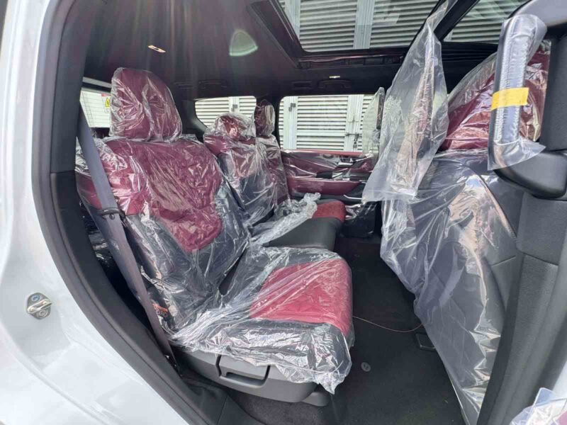 2026 Nissan Patrol LE Platinum City 3.5-liter V6 Twin-Turbocharged Petrol White Red SUV