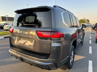 2022 Toyota Land Cruiser 300 Series VX 3.3L Twin-Turbo V6 Engine Grey Black SUV