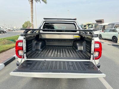 2021 Toyota Hilux SR5 Dual Cab 2.8 4 Cylinders Diesel Automatic 4x4 White Black Pickup