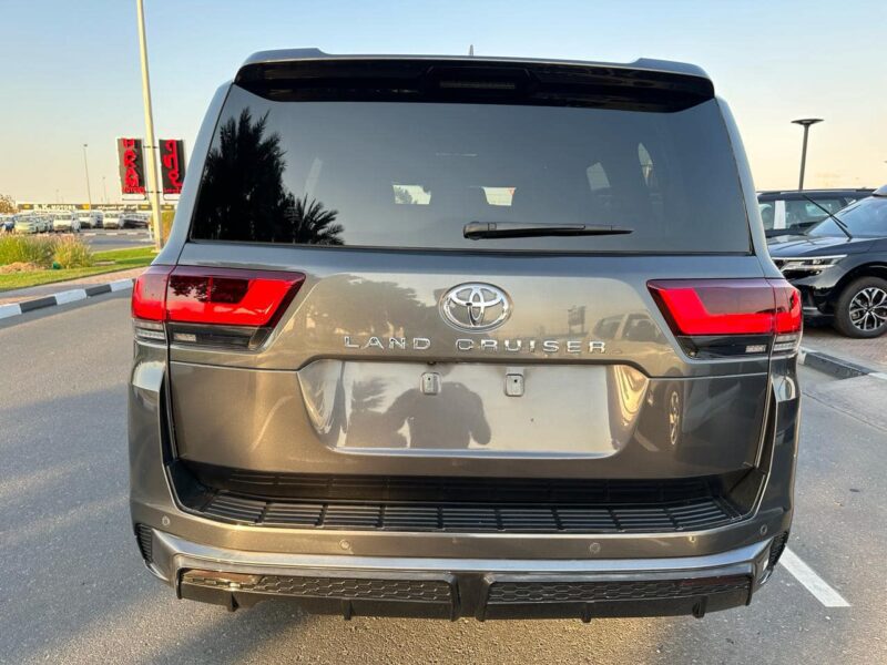 2022 Toyota Land Cruiser 300 Series VX 3.3L Twin-Turbo V6 Engine Grey Black SUV