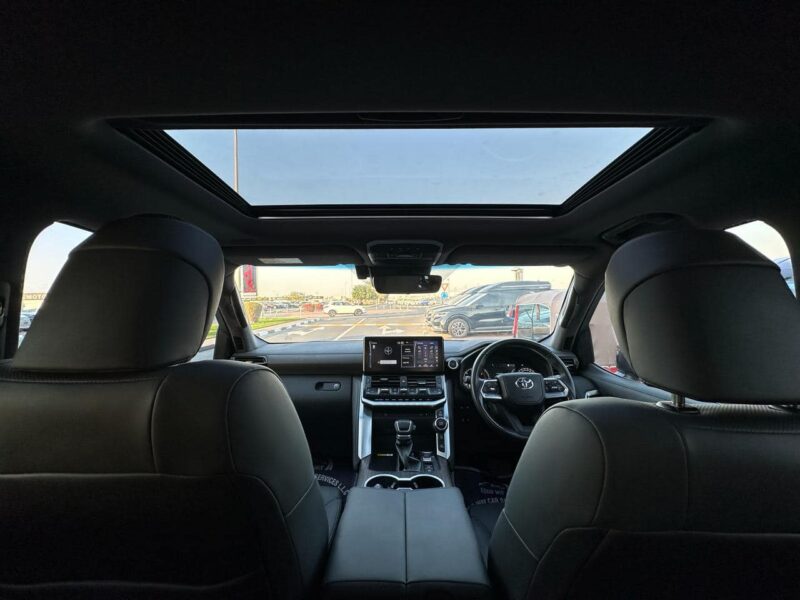 2022 Toyota Land Cruiser 300 Series VX 3.3L Twin-Turbo V6 Engine Grey Black SUV