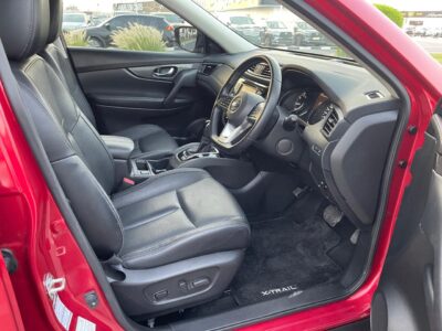 2020 Nissan X-Trail ST-L Auto 2.0-liter 4 Cylinder Petrol Engine Red Black SUV